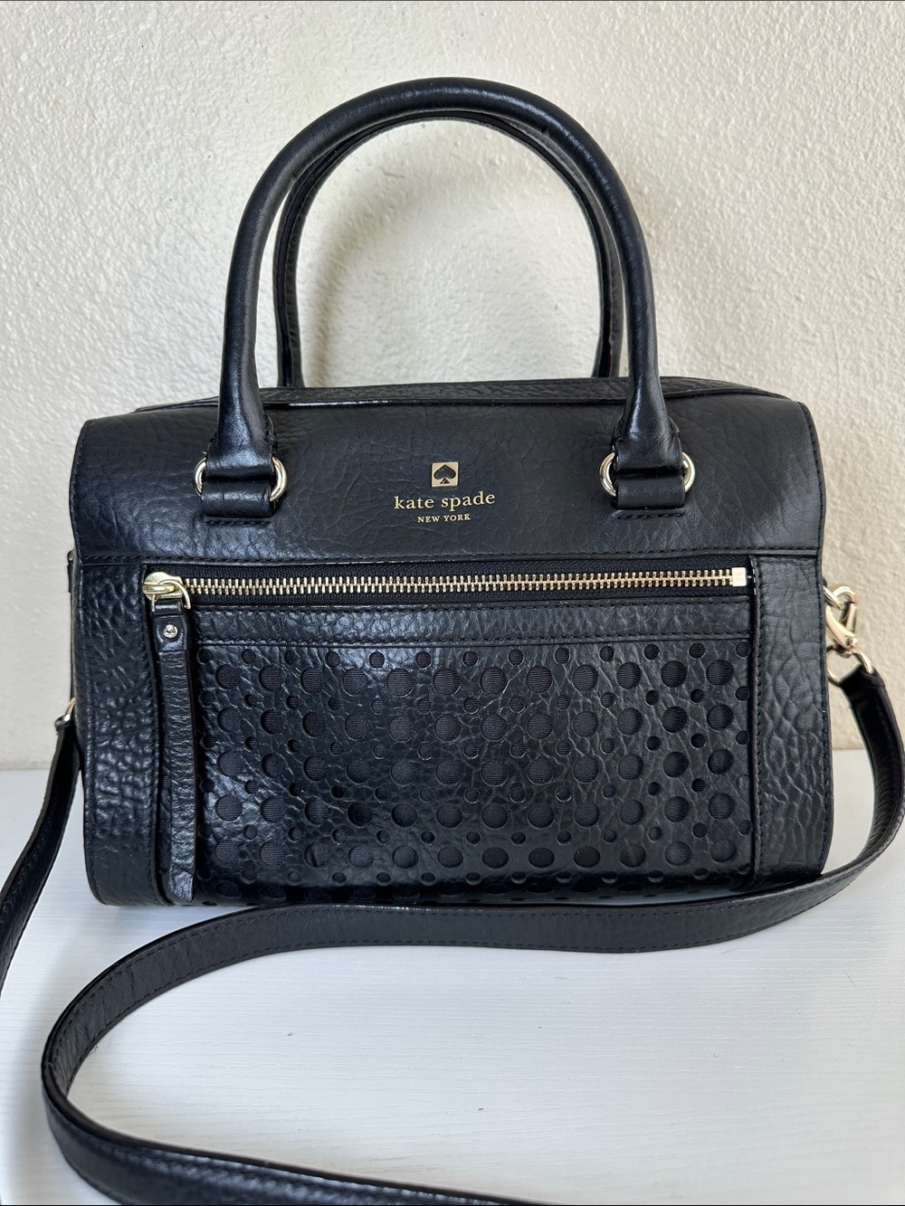 EUC Kate Spade DELANEY Perri Lane bubble perforated front zip pocket